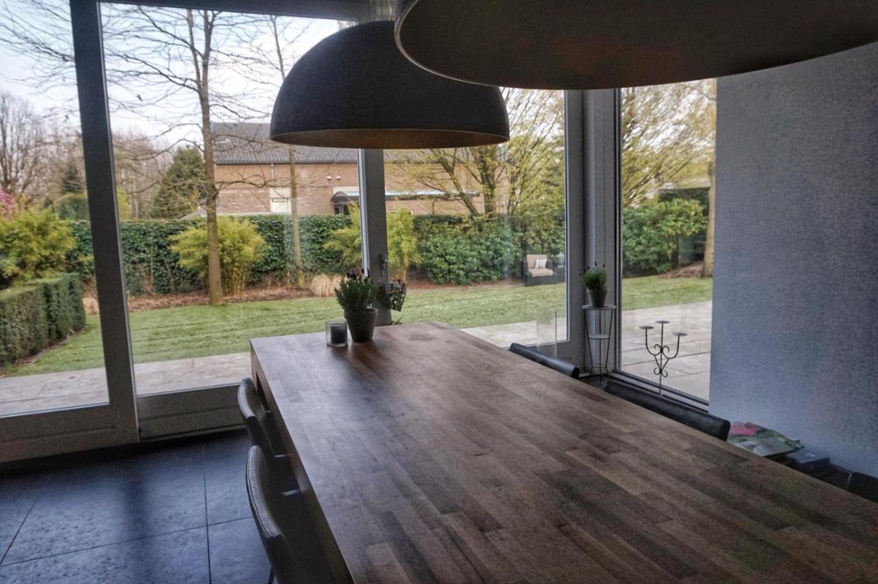 Bed & Wellness Boxtel, Luxe Kamer Met Airco En Eigen Badkamer, Ligbad Exterior photo